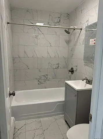 3 bed, 1810 sqft, $2,975 — Photo 3