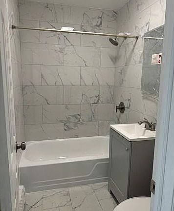 5th image of 2299 Cambreleng Ave #1