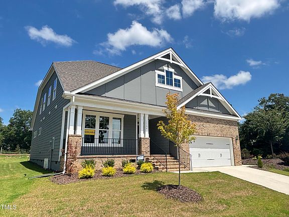 2nd image of 1504 Maelyn Way
