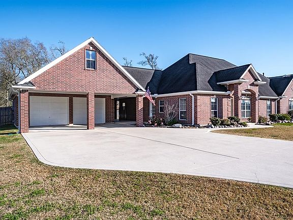 4th image of 6203 Oleander Dr