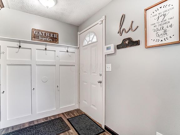 5th image of 1285 Clove Ct