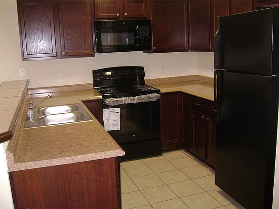4th image of 2507 Oak Ln #A