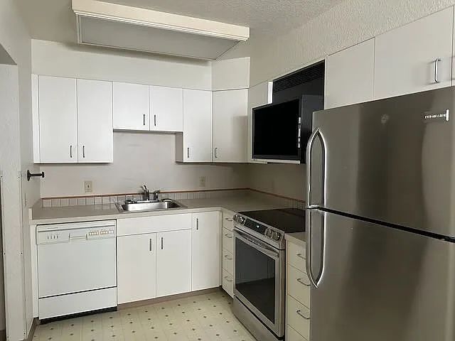 1 bed, 1100 sqft, $1,500 — Photo 4
