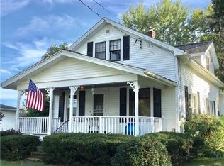 7463 Quaker Rd E, Orchard Park, NY 14127