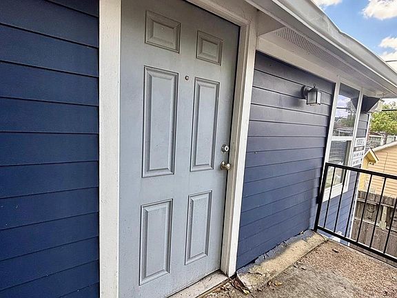 3rd image of 1009 Enid St #B