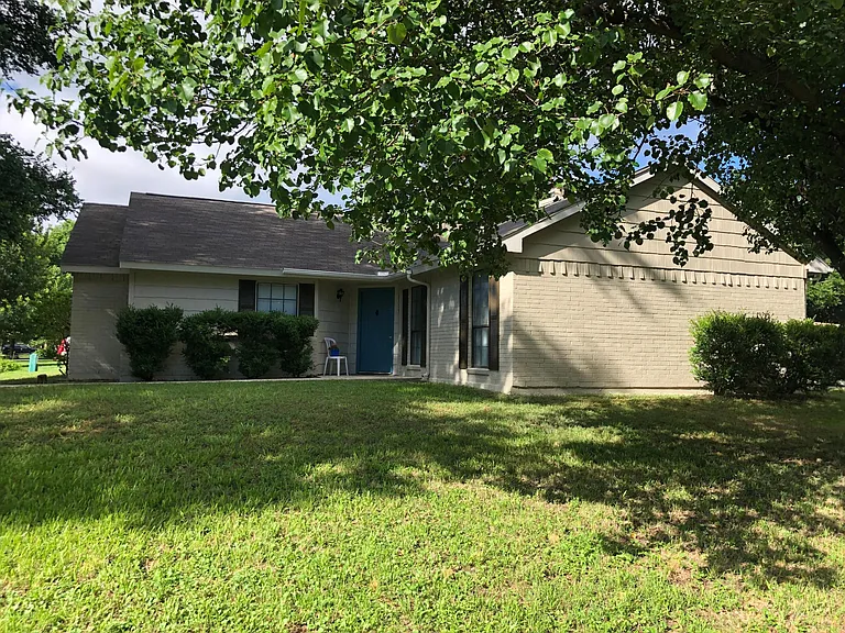 2529 Craig Ln — Photo 3