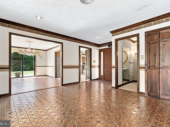 4th image of 4112 Heritage Hill Ln