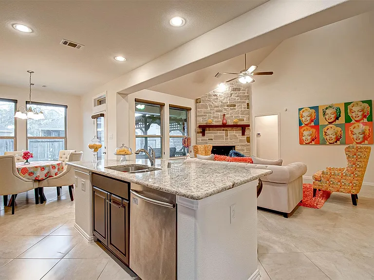 8219 Peppervine Ct — Photo 16