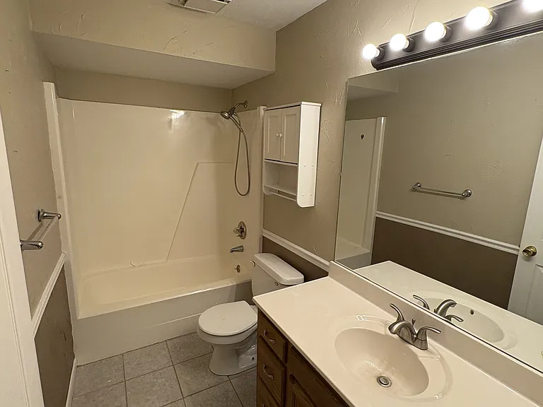 3805 E Fitzgerald Rd — Photo 5