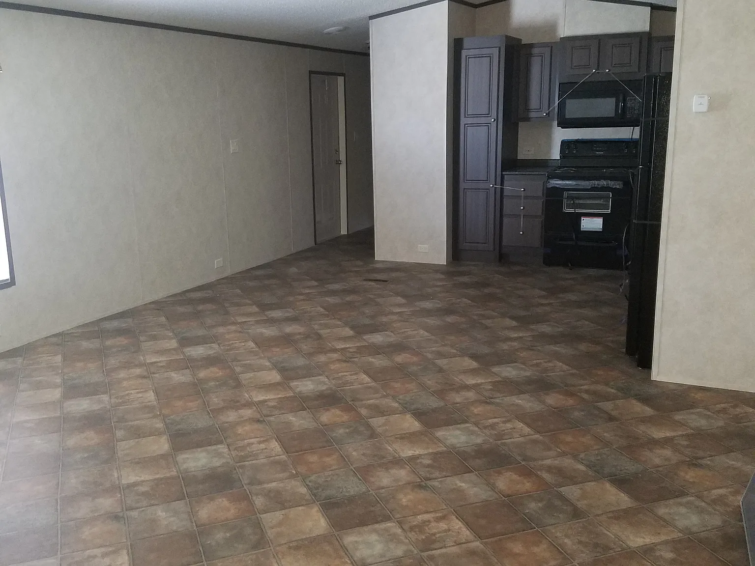 3 bed, 1025 sqft, $1,175 — Photo 4