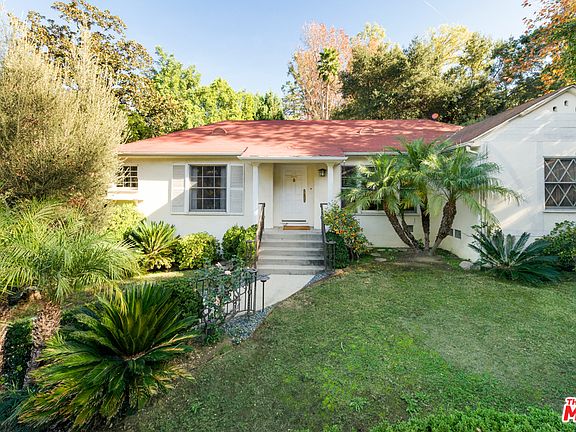 2nd image of 3892 Berry Dr