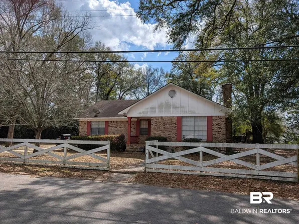 710 Gillis St, East Brewton, AL 36426