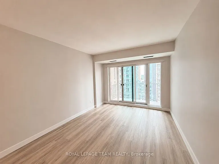 234 Rideau St #1007 — Photo 10