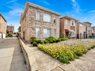 2725 S Quinn St, Chicago, IL, 60608