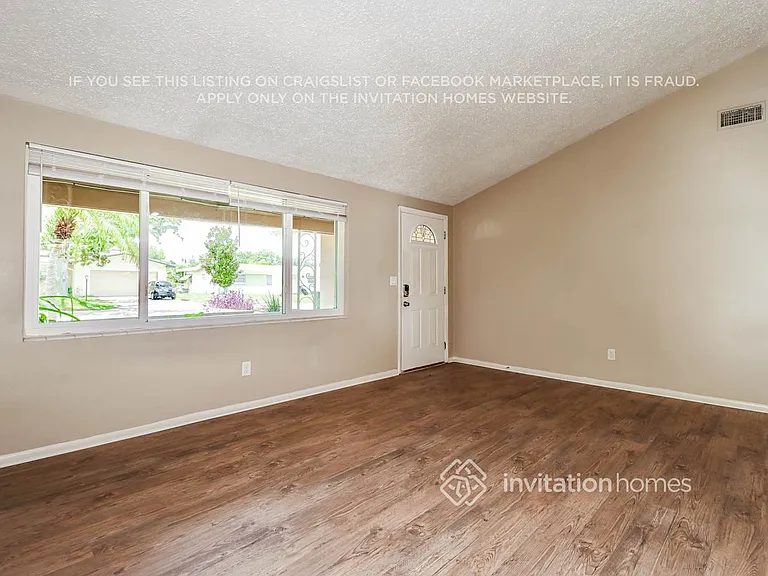 981 Porter Dr — Photo 3