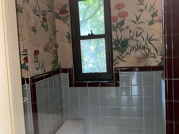 4th image of 3917 Davila Dr
