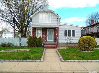 80 Sherman Ave, Bethpage, NY 11714