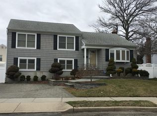 11 Acme Ave, Bethpage, NY 11714