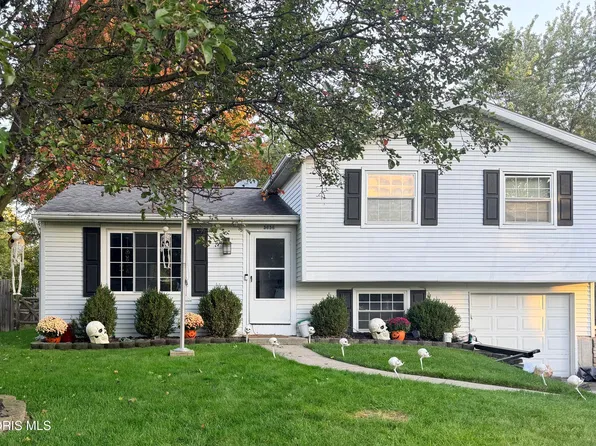5656 Pheasant Hollow Dr, Toledo, OH 43615