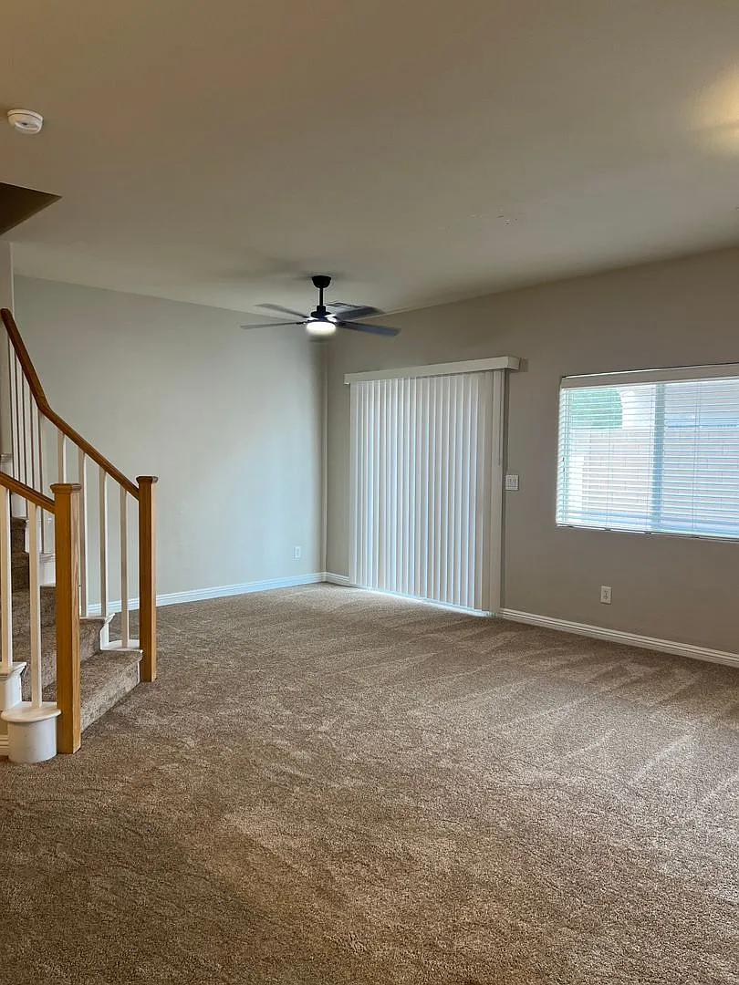 Two Story 3 Bedroom Townhouse — Photo 2