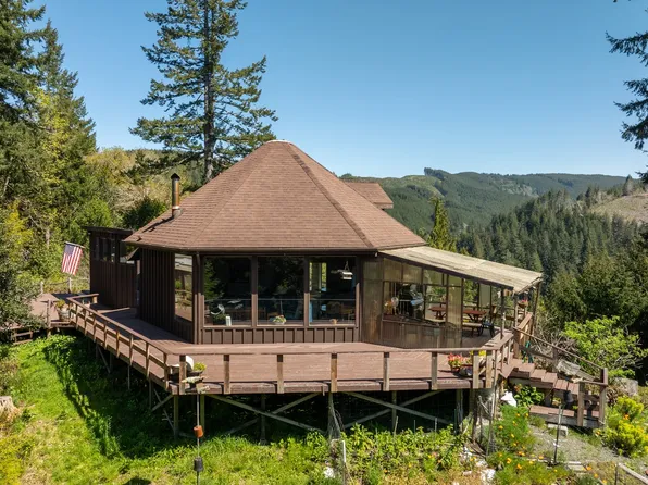 66752 Mettman Creek Rd, North Bend, OR 97459