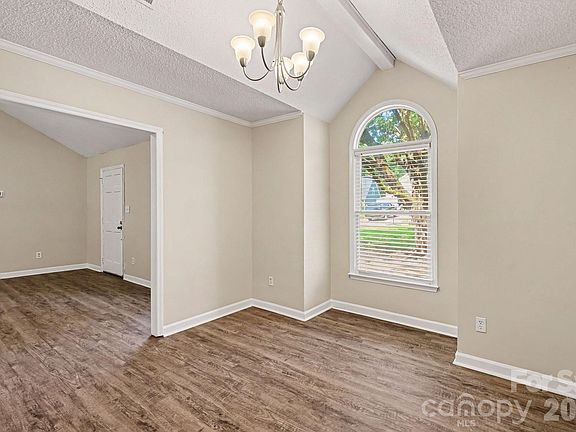 5th image of 11616 Bowsby Ct