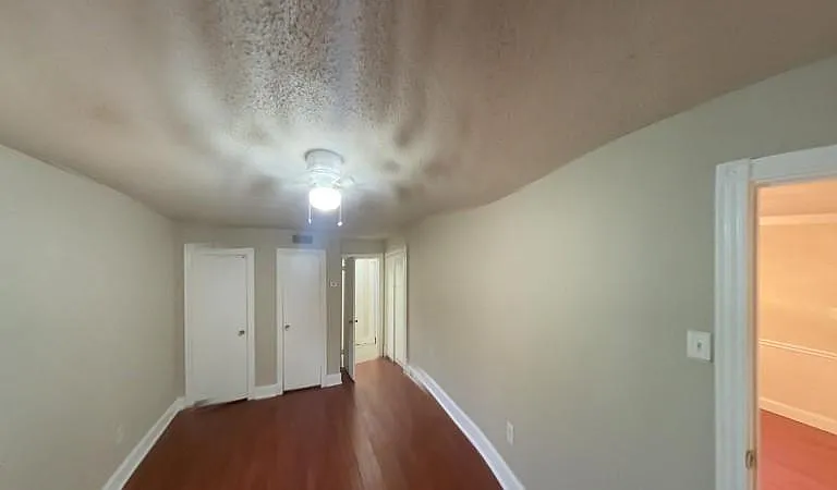 Faulkner Court Apartments — Photo 17