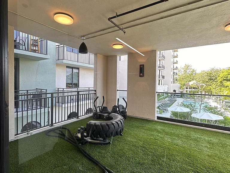 2515 NE 183rd St #B1 — Photo 29