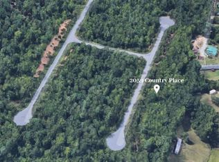 2059 Country Pl, Hickory, NC 28655