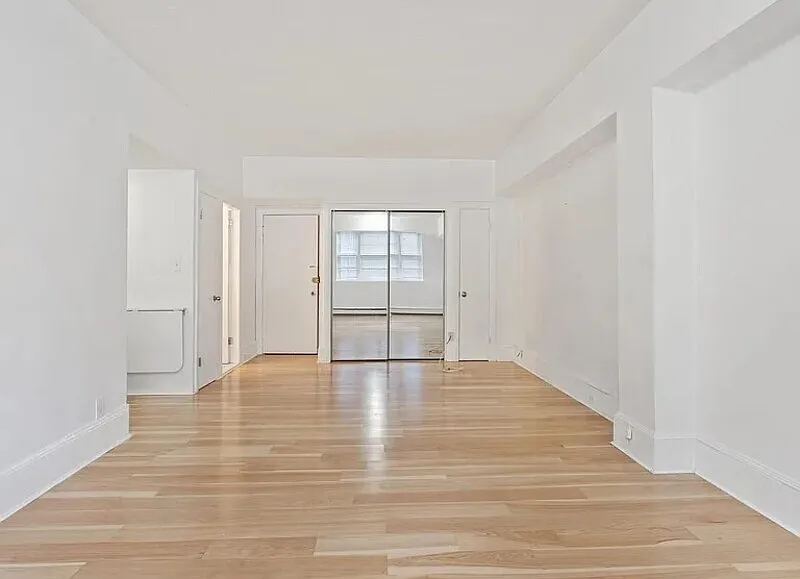 Studio, 1.0 bath, 355 sqft, $1,690 — Photo 3
