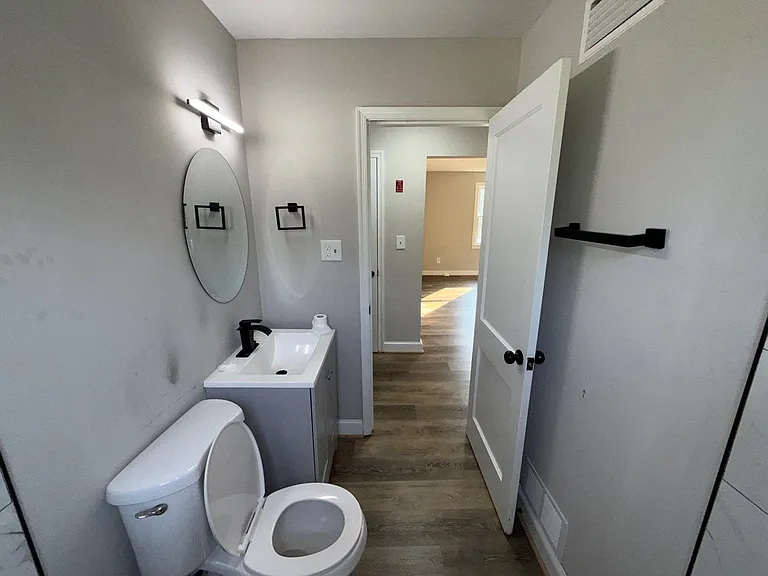 7520 Burgess Ln — Photo 21