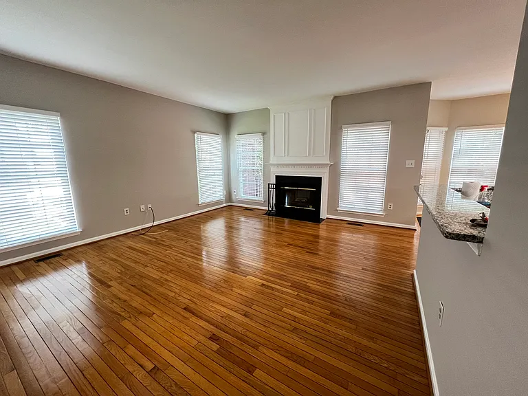 21379 Fultonham Cir — Photo 9