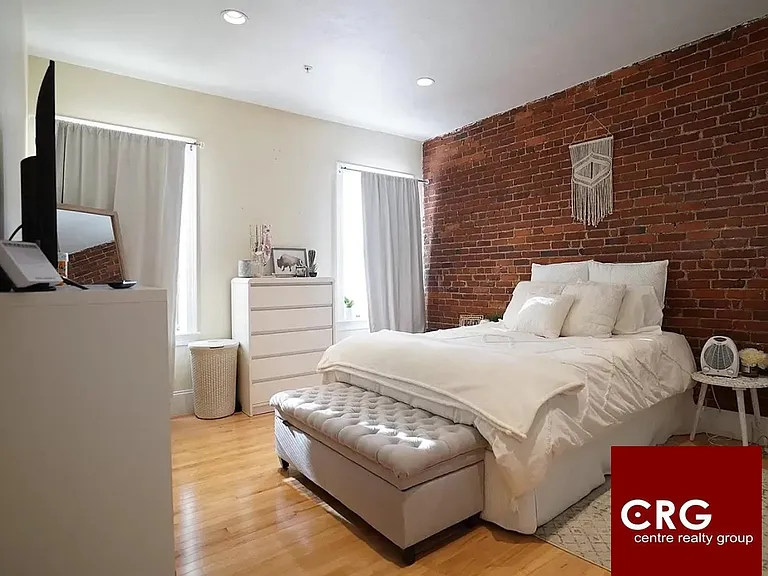 1203 Beacon St #2 — Photo 4