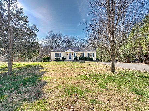 4th image of 843 Summerly Dr