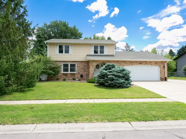 4880 149th Ct, Apple Valley, MN 55124