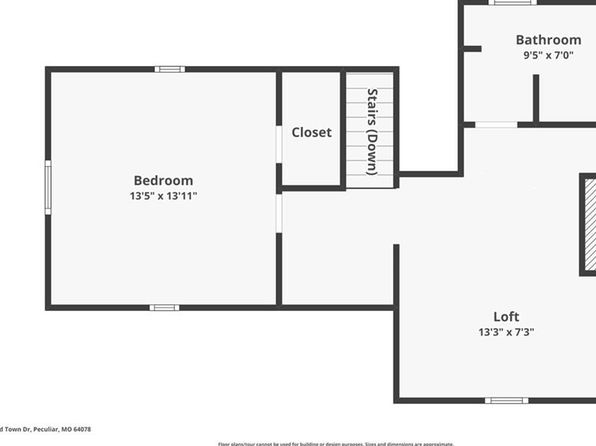 22111 S Old Town Dr, Peculiar, MO 64078
