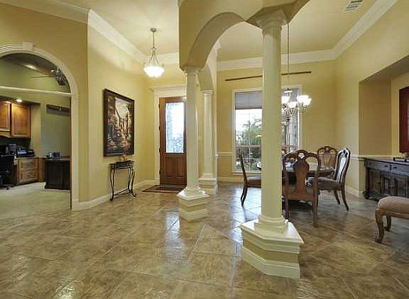 5th image of 901 Forest Canyon Dr