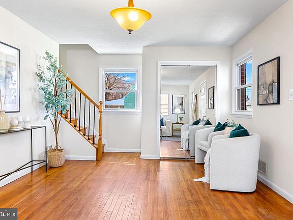 4th image of 941 Homberg Ave