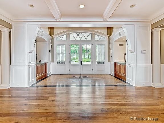5th image of 1014 S Lakeshore Dr