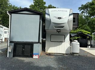 133 Marina Dr, New London, NC 28127