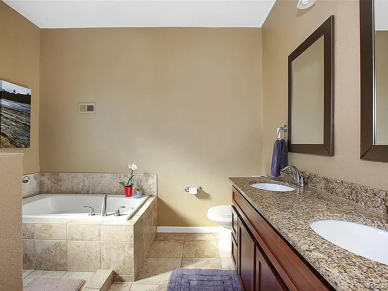 1623 N Williams St — Photo 15