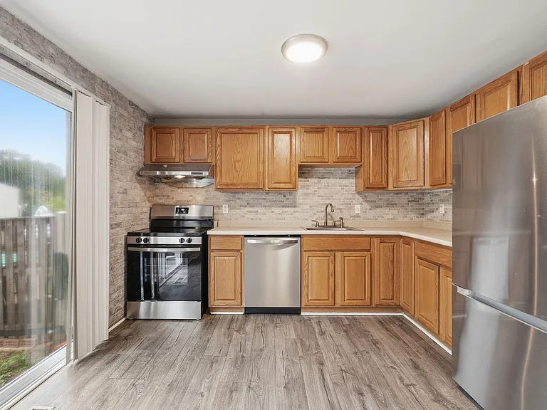 9018 Jersey Dr — Photo 8