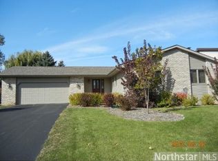 975 Demont Ave E, Maplewood, MN 55109