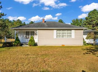 8615 Lakeshore Rd, Lakeport, MI 48059