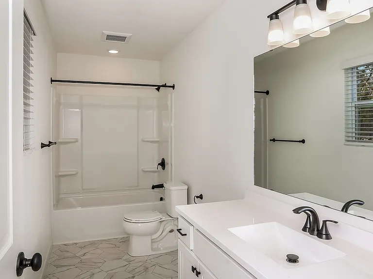 366 N Sherman St — Photo 4