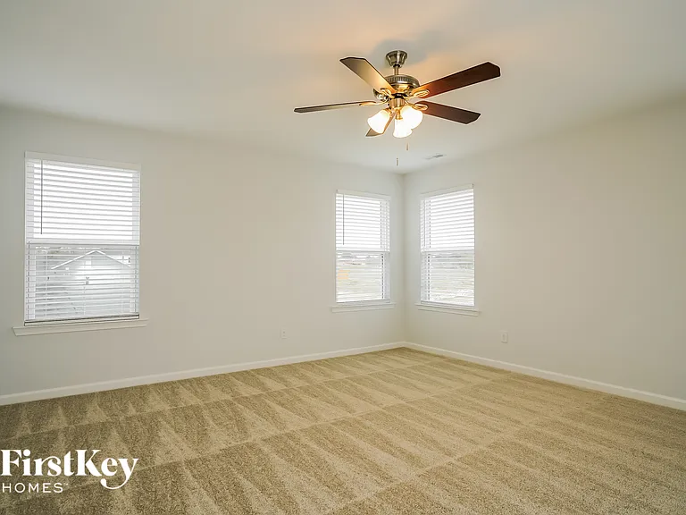 411 Windy Farm Dr — Photo 7