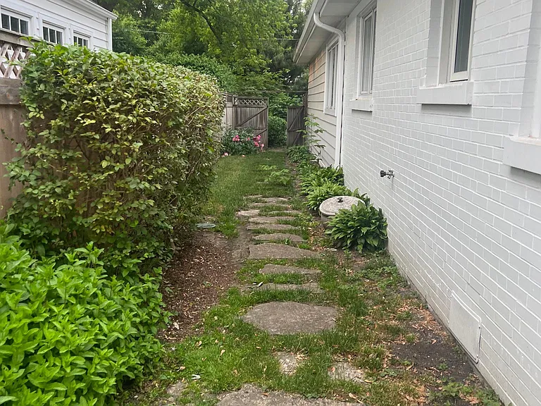 1209 Ash St — Photo 4