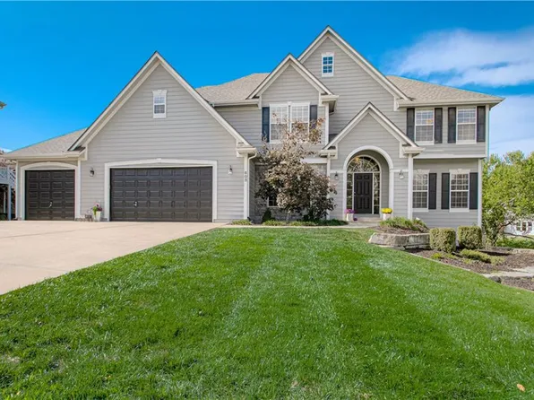 608 NW Cliffside Ct, Lees Summit, MO 64081