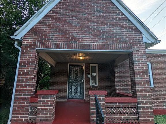 3rd image of 945 Vernon Dr