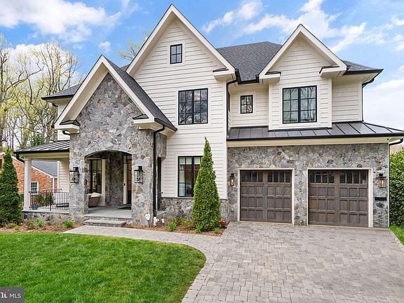 3rd image of 1714 Forest Ln
